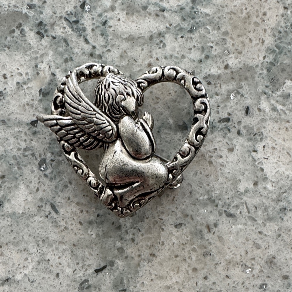 Antique Silver Angel Heart Brooch or scarf pin
